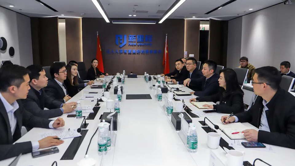 崇州市人民政府市长饶程一行到访MK体育健康集团总部